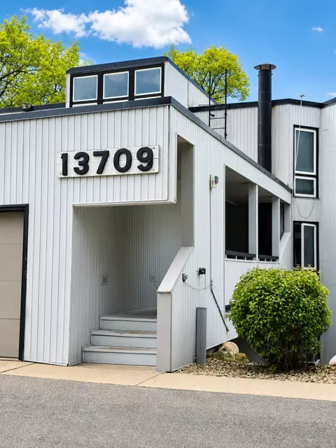 13709 Nicollet Ave #101, Burnsville, MN 55337