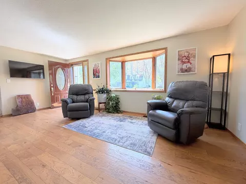 Living - 480 1st St E, Tracy, MN 56175 photo 2 of 3