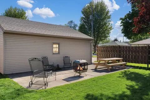 Exterior - 1900 5th Ave SE, Austin, MN 55912 photo 13 of 15