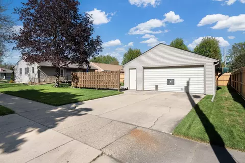 Exterior - 1900 5th Ave SE, Austin, MN 55912 photo 6 of 15