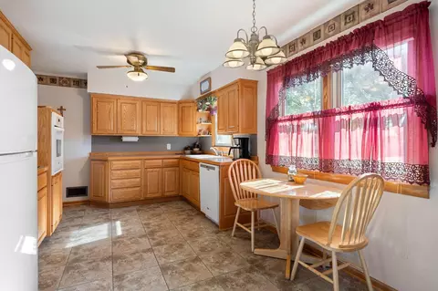 Kitchen - 1900 5th Ave SE, Austin, MN 55912 photo 7 of 8
