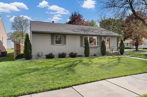 Exterior - 1900 5th Ave SE, Austin, MN 55912 photo 2 of 15