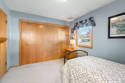 Bedroom - 1900 5th Ave SE, Austin, MN 55912 photo 3 of 4