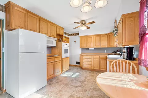 Kitchen - 1900 5th Ave SE, Austin, MN 55912 photo 8 of 8