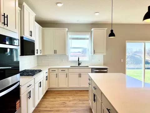6240 Jennifer Ave S, Cottage Grove, MN 55016