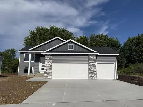 1150 Petersen Ct NW, Stewartville, MN 55976