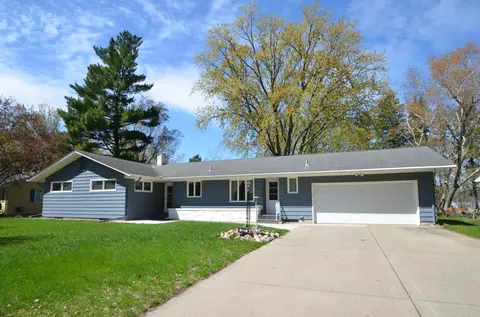 621 W Crescent Ln, Litchfield, MN 55355