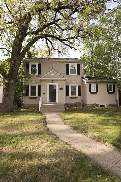 2312 W 54th St, Minneapolis, MN 55410