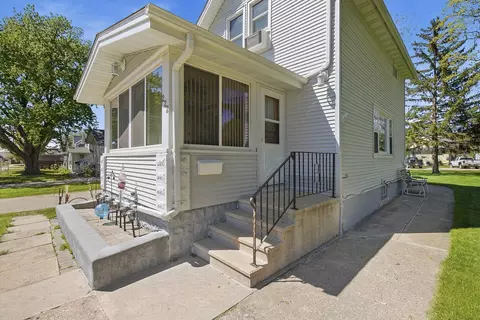 Exterior - 222 3rd St, Kenyon, MN 55946 photo 5 of 7