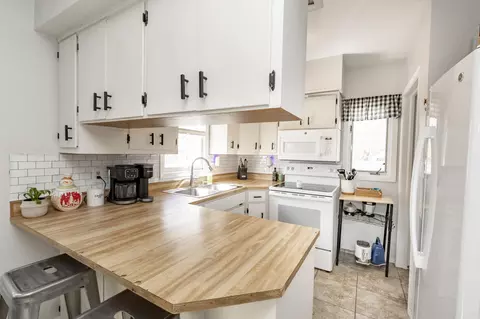Kitchen - 1525 4th Ave S, Fargo, ND 58103 photo 2 of 4
