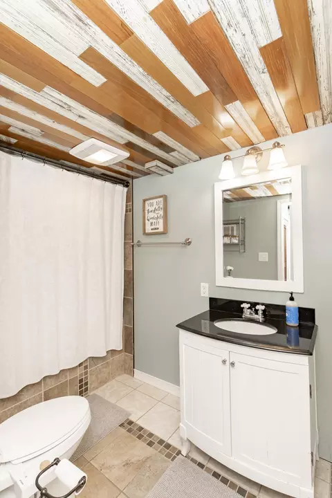 Bath - 1525 4th Ave S, Fargo, ND 58103 photo 5 of 7