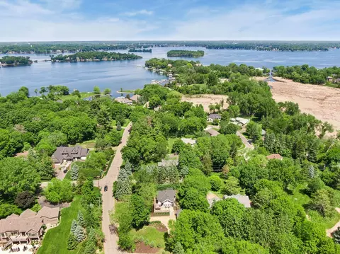 5685 Howards Point Rd, Excelsior, MN 55331 photo 7