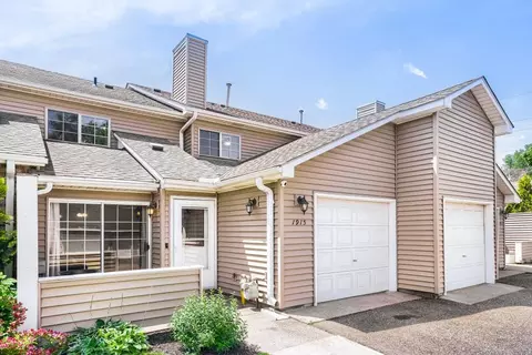 1915 E 122nd St, Burnsville, MN 55337