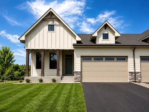13 Palomino Ct, Hudson, WI 54016