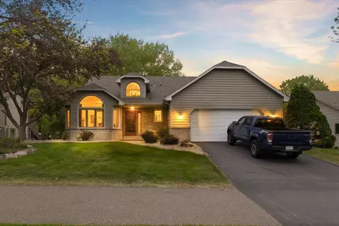 11250 N Eagle Lake Blvd, Maple Grove, MN 55369