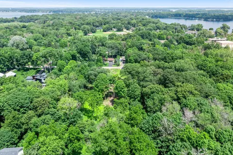 24695 Glen Rd, Excelsior, MN 55331 photo 2