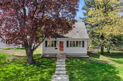 304 Madison Ave S, Hopkins, MN 55343