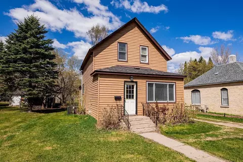112 Cleveland St, Enderlin, ND 58027
