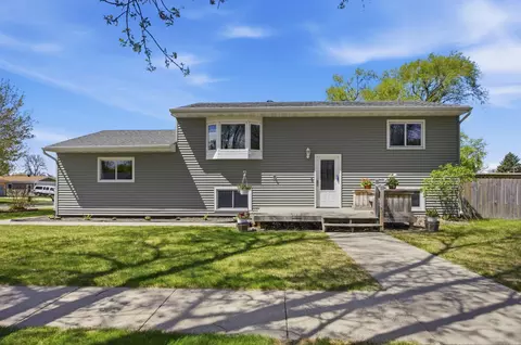 806 7th St W, West Fargo, ND 58078