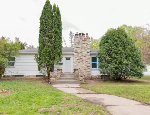 210 Shakopee Ave E, Shakopee, MN 55379