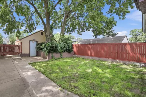Exterior - 900 Geranium Ave E, Saint Paul, MN 55106 photo 2 of 5