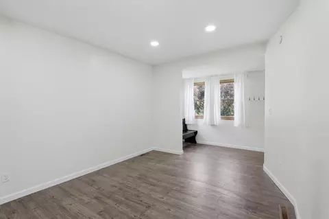 Living - 900 Geranium Ave E, Saint Paul, MN 55106 photo 1 of 6