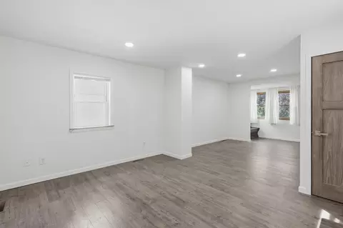 Living - 900 Geranium Ave E, Saint Paul, MN 55106 photo 5 of 6