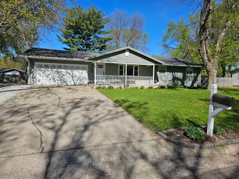 908 Woodlawn Ave, Le Sueur, MN 56058