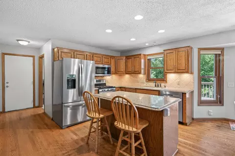 17664 Kettering Trl, Lakeville, MN 55044