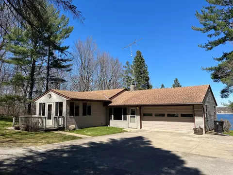 33600 Leisure Dr, Cushing, MN 56443