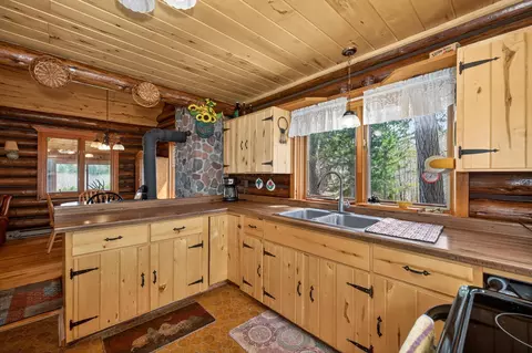 Kitchen - 10918 County 95, Laporte, MN 56461 photo 2 of 2
