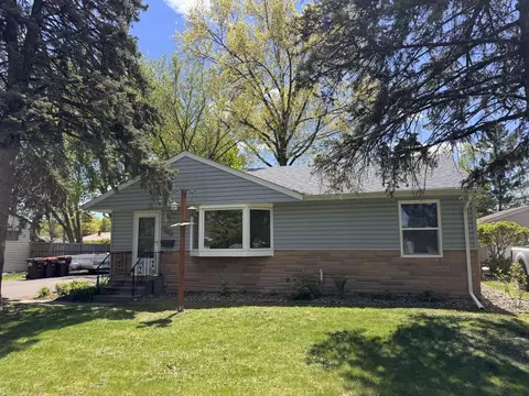 3922 73rd St E, Inver Grove Heights, MN 55076
