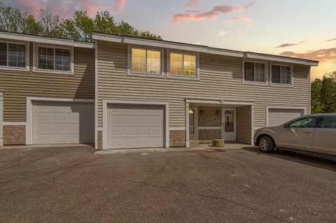 3320 River Bluff Dr #83, Eagan, MN 55121
