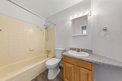 Bath - 3320 River Bluff Dr #83, Eagan, MN 55121 photo 1 of 2