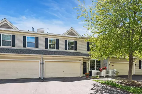 849 Braunworth Ct, Chaska, MN 55318