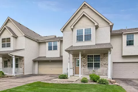 1014 Heldt St, Chaska, MN 55318