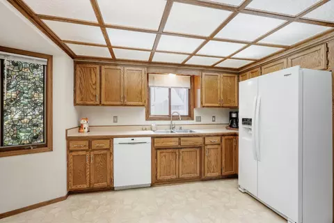 Kitchen - 7811 118th Ave N, Champlin, MN 55316 photo 2 of 3