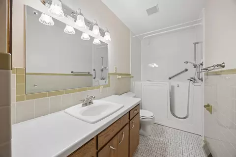 Bath - 5840 Rolling Ridge Rd, Saint Cloud, MN 56303 photo 1 of 1