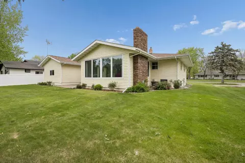 Exterior - 5840 Rolling Ridge Rd, Saint Cloud, MN 56303 photo 5 of 6