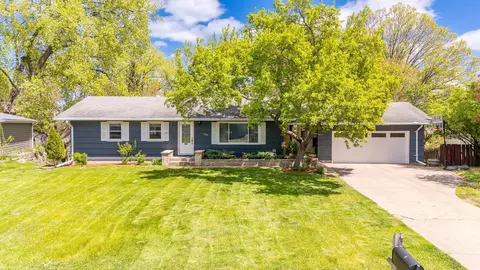 1782 Onacrest Curv, Maplewood, MN 55117