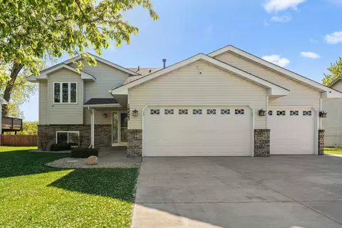 14423 Vale St NW, Andover, MN 55304