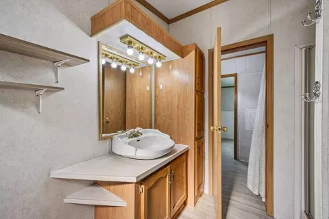 Bath - 7018 147th St, Milaca, MN 56353 photo 2 of 4