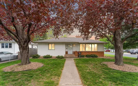 202 Ash St W, South Saint Paul, MN 55075