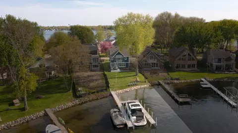 1444 Baldur Park Rd, Wayzata, MN 55391