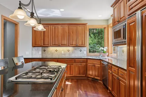 Kitchen - 6065 Apple Rd, Excelsior, MN 55331 photo 4 of 7