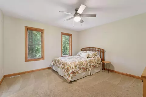 Bedroom - 6065 Apple Rd, Excelsior, MN 55331 photo 6 of 8