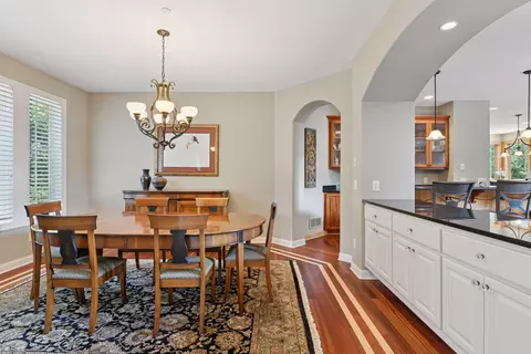 Dining - 6065 Apple Rd, Excelsior, MN 55331 photo 2 of 4