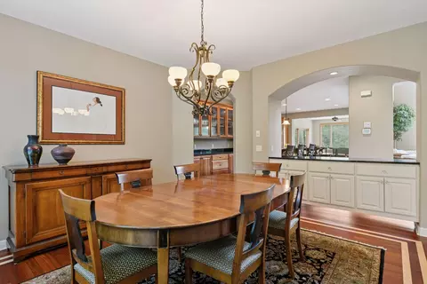 Dining - 6065 Apple Rd, Excelsior, MN 55331 photo 4 of 4