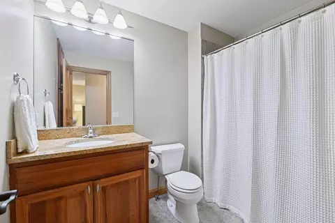Bath - 6065 Apple Rd, Excelsior, MN 55331 photo 9 of 9