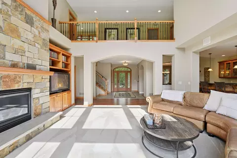Living - 6065 Apple Rd, Excelsior, MN 55331 photo 6 of 8